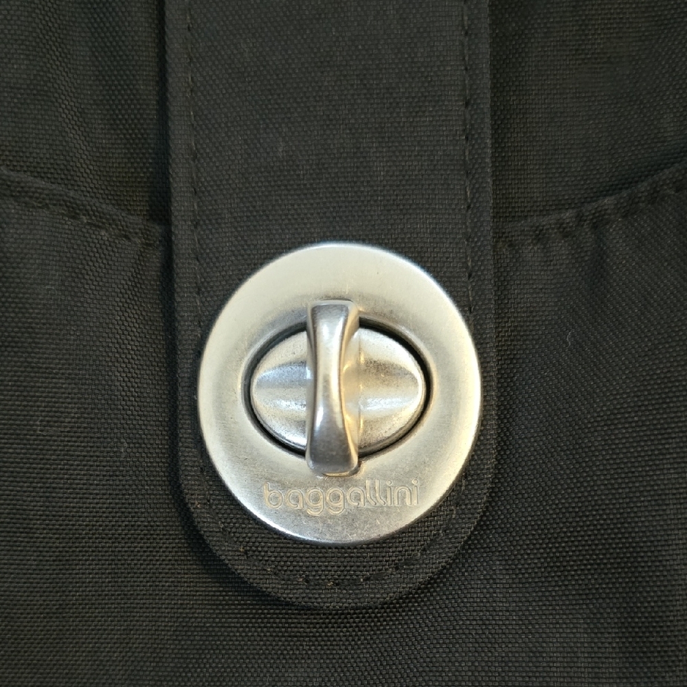 Elegant Black Shoulder Bag - Picture 2 of 4